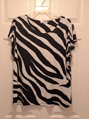 Calvin Klein Black & White Zebra-Stripe Short Sleeve Top
